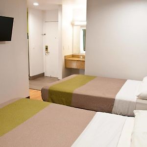 Deluxe Quadruple Room Non-Smoking